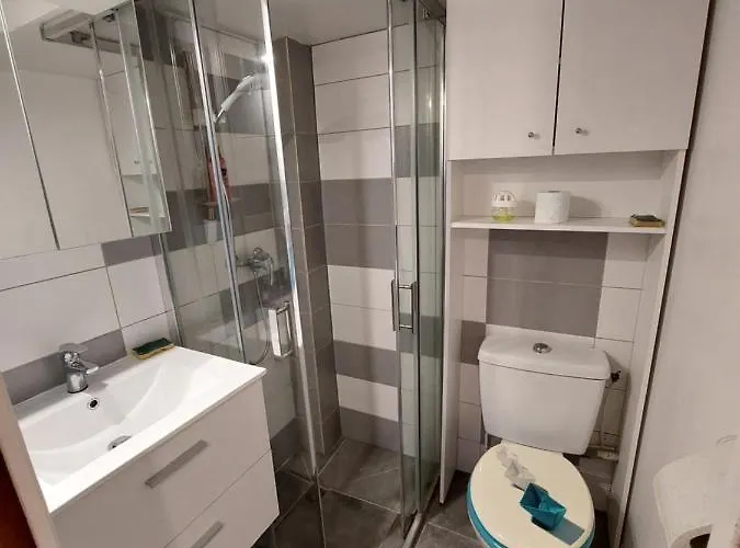 Apartment 15